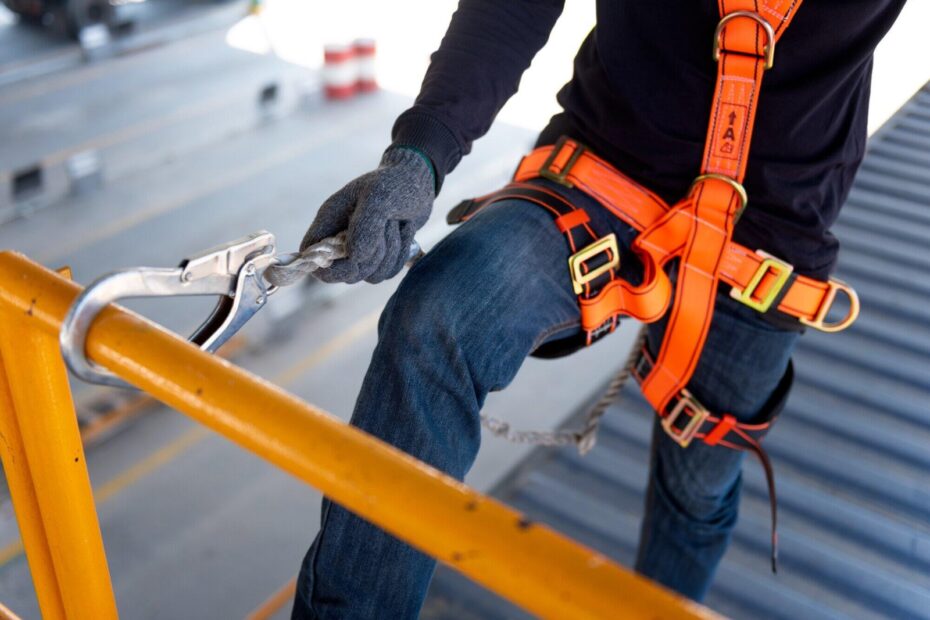 4 Essential Elements of a Strong Fall Protection Anchor System